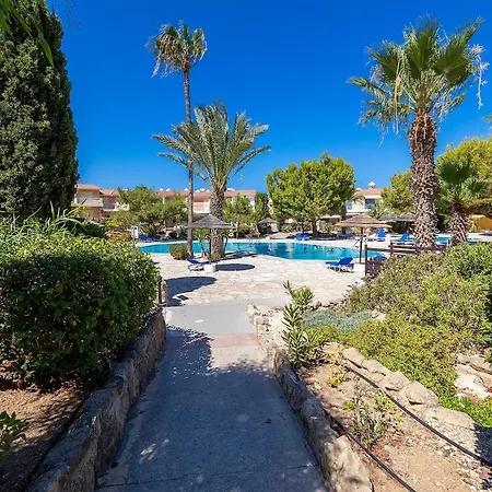 Apartament Regina Gardens Coastal Charm