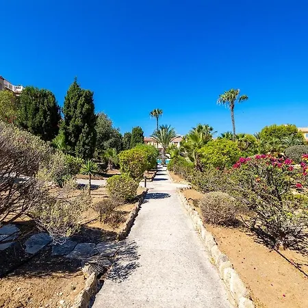 Regina Gardens Coastal Charm