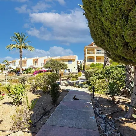 Regina Gardens Coastal Charm
