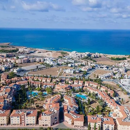 Regina Gardens Coastal Charm Apartament