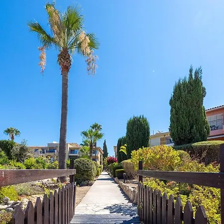 Regina Gardens Coastal Charm
