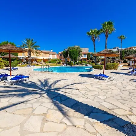 Apartman Regina Gardens Coastal Charm *