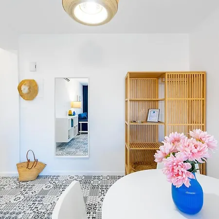 Apartament Regina Gardens Coastal Charm